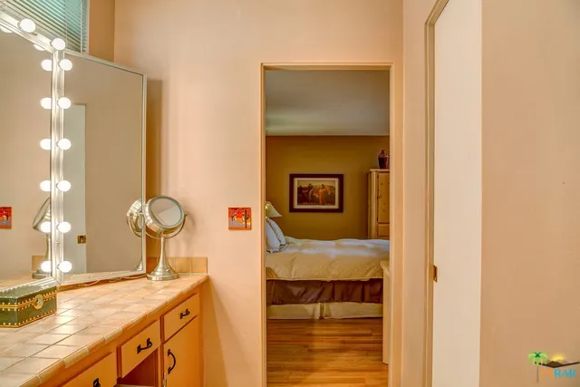 1597 E Sierra Way, Palm Springs, California 92264 home-pic-23
