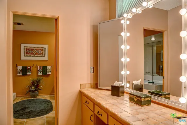 1597 E Sierra Way, Palm Springs, California 92264 home-pic-20