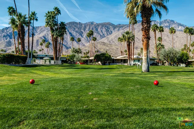 1597 E Sierra Way, Palm Springs, California 92264 home-pic-37
