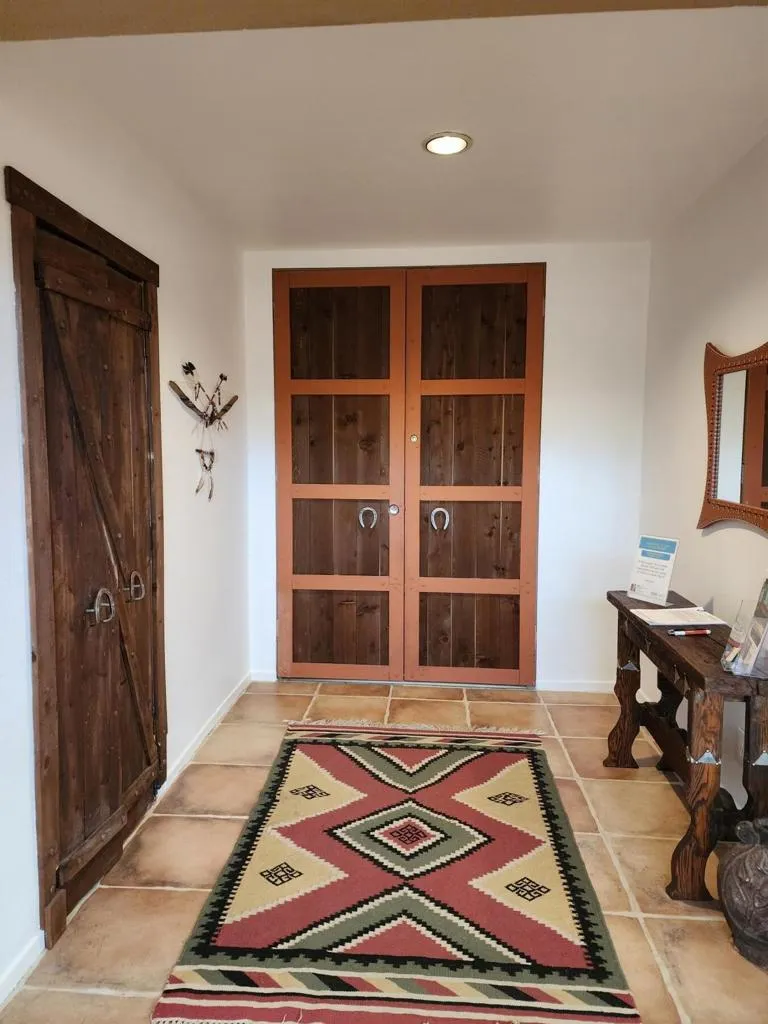 1597 E Sierra Way, Palm Springs, California 92264 home-pic-2