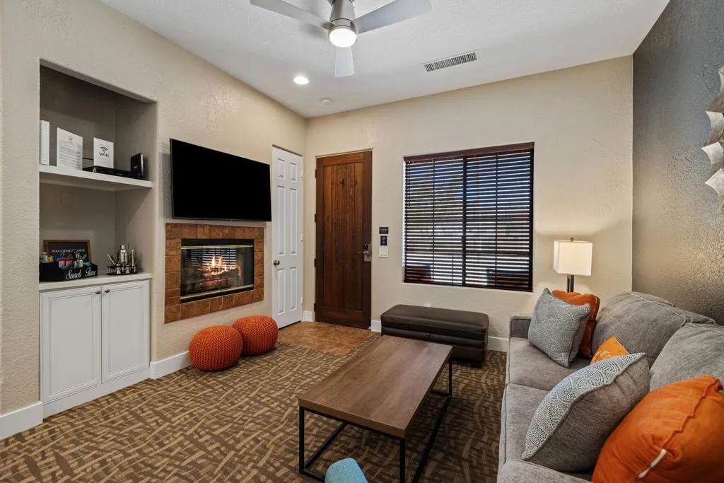 50700 Santa Rosa Plaza 1, La Quinta, California 92253 home-pic-2