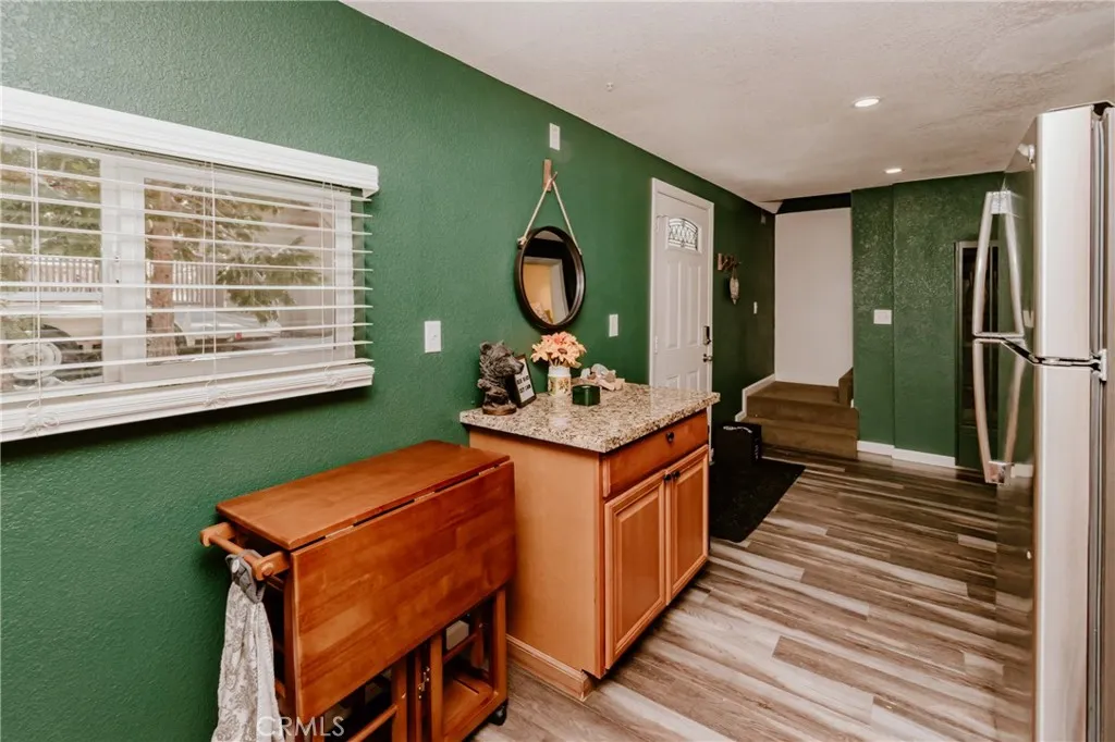 298 Holmes Lane, Sugarloaf, California 92386 home-pic-10