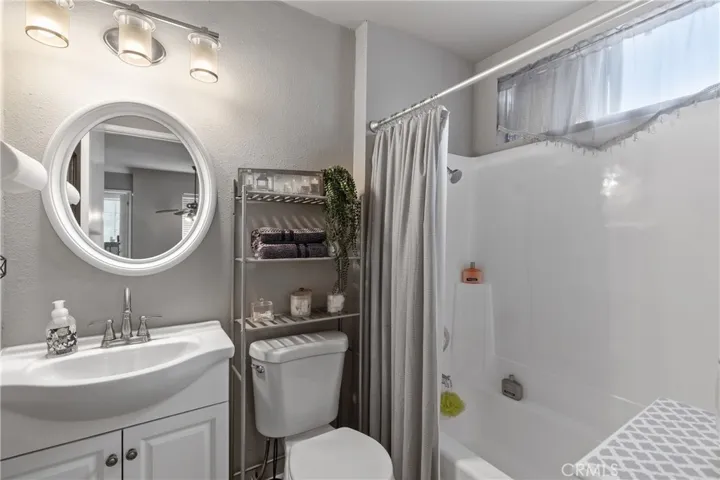 442 Blueridge Place, Escondido, California 92026