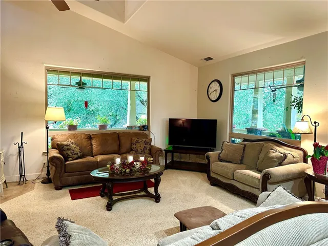9225 Tassajara Creek Road, Santa Margarita, California 93453
