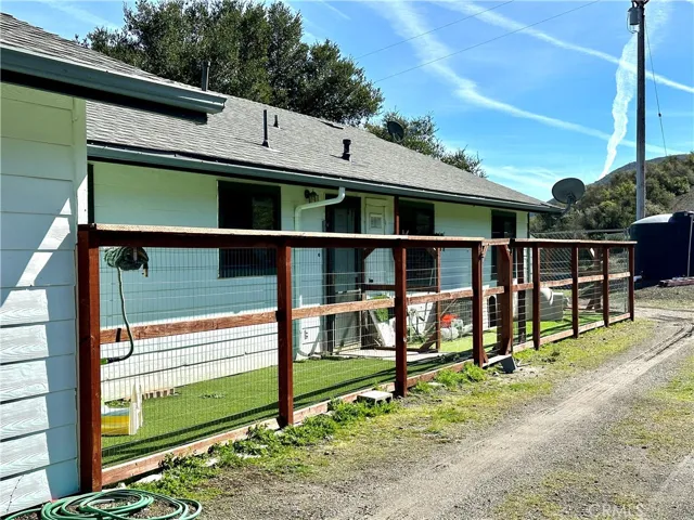 fenced side area