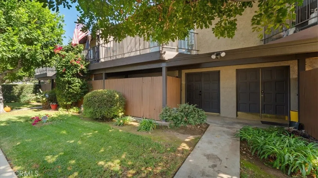 550 W Foothill Boulevard C, Monrovia, California 91016, 2 Bedrooms Bedrooms, ,2 BathroomsBathrooms,Residential,For Sale,Foothill,TR25035418