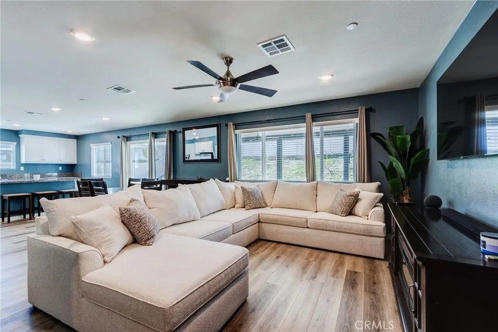 32169 Rambling Court, Winchester, California 92596 home-pic-1