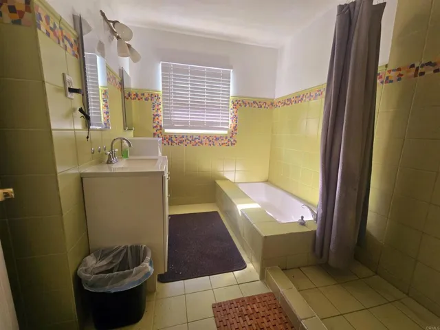 6805 Rolando Knolls A, La Mesa, California 91942