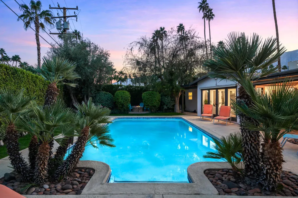 1090 S Calle De Maria, Palm Springs, California 92264 home-pic-77