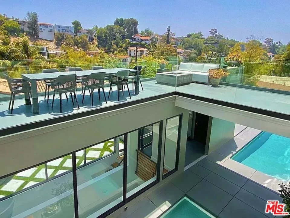 2746 Rinconia Drive, Los Angeles, California 90068 home-pic-24