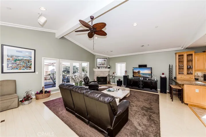 233 S Helberta Avenue A, Redondo Beach, California 90277
