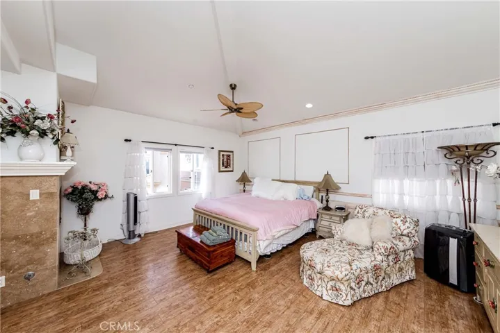 233 S Helberta Avenue A, Redondo Beach, California 90277