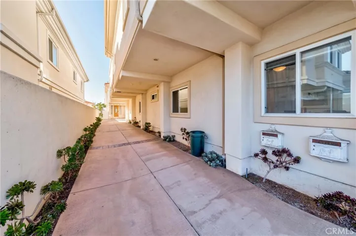 233 S Helberta Avenue A, Redondo Beach, California 90277