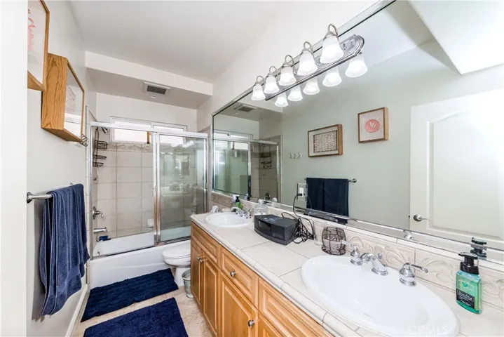 233 S Helberta Avenue A, Redondo Beach, California 90277