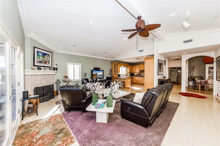 233 S Helberta Avenue A, Redondo Beach, California 90277