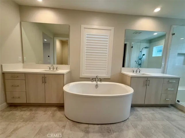 110 Sierra Madre, Lake Forest, California 92630