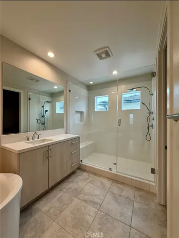 110 Sierra Madre, Lake Forest, California 92630