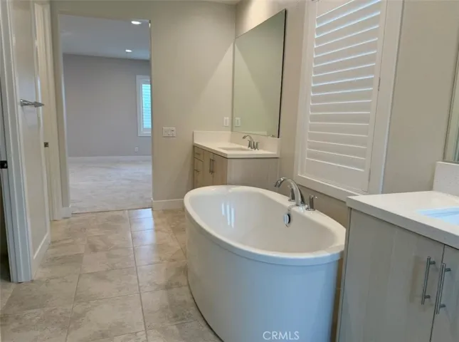 110 Sierra Madre, Lake Forest, California 92630