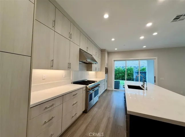 110 Sierra Madre, Lake Forest, California 92630