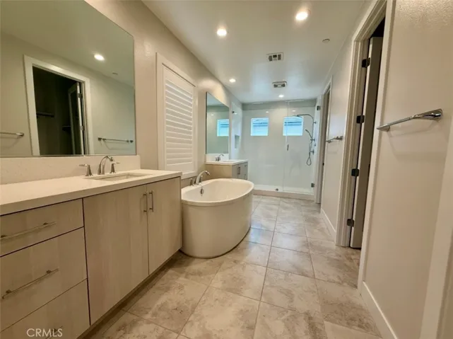 110 Sierra Madre, Lake Forest, California 92630