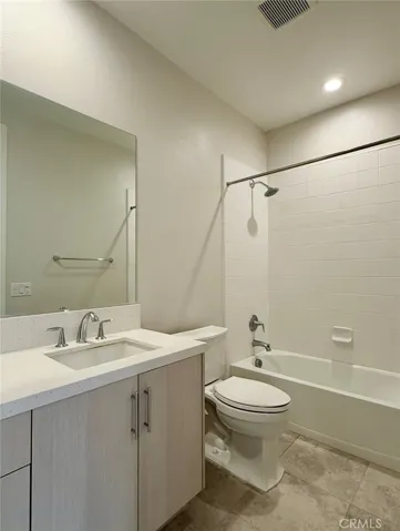 110 Sierra Madre, Lake Forest, California 92630
