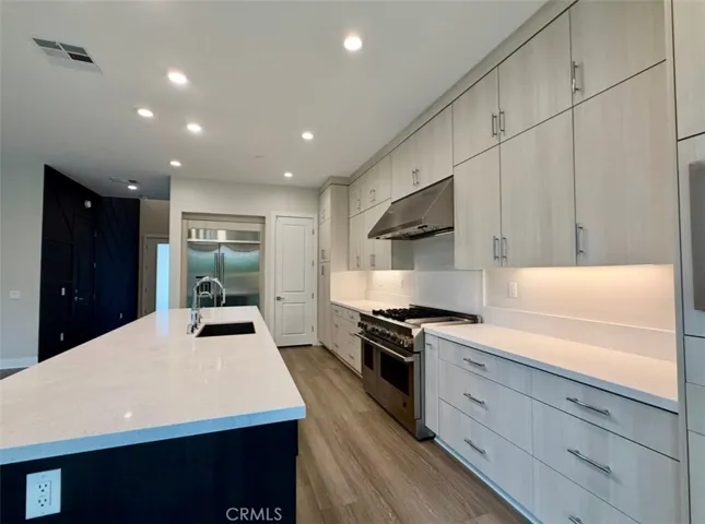110 Sierra Madre, Lake Forest, California 92630