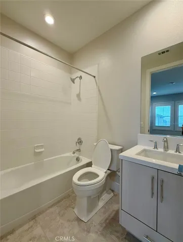 110 Sierra Madre, Lake Forest, California 92630
