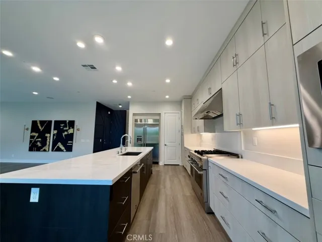 110 Sierra Madre, Lake Forest, California 92630