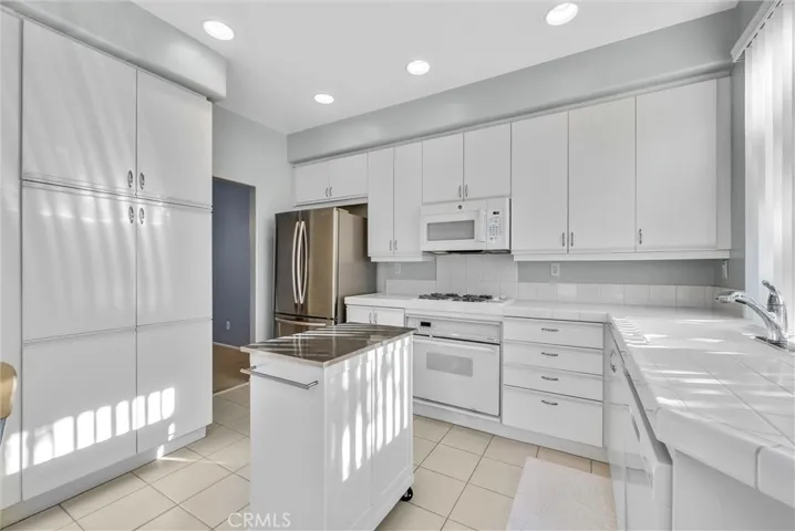 924 S Country Glen Way, Anaheim Hills, California 92808