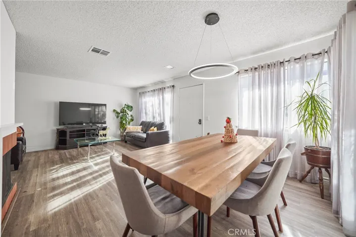 2441 Chandler Avenue 4, Simi Valley, California 93065