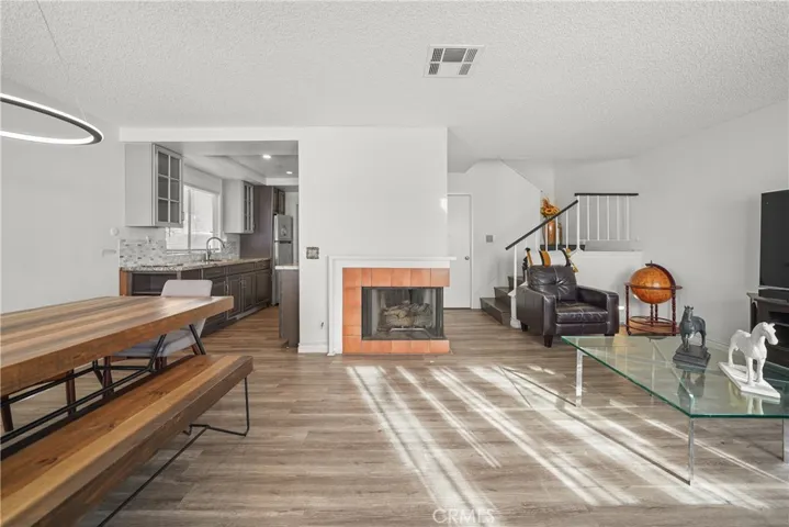 2441 Chandler Avenue 4, Simi Valley, California 93065