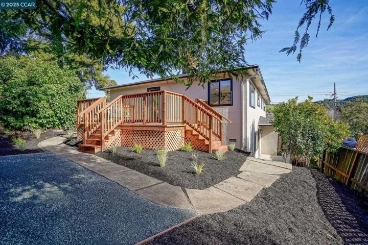 3090 Stephen Dr, Richmond, California 94803