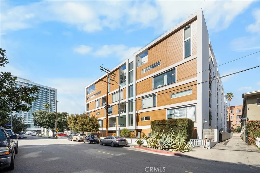 6735 Yucca Street 203, Los Angeles, California 90028 home-pic-36