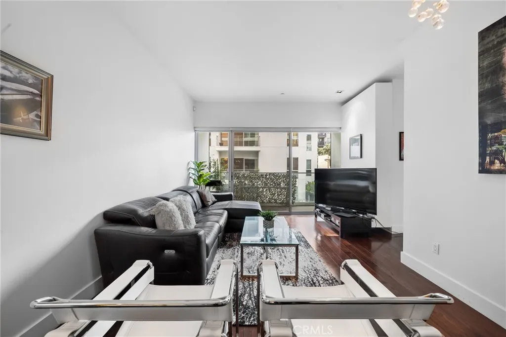 6735 Yucca Street 203, Los Angeles, California 90028 home-pic-7