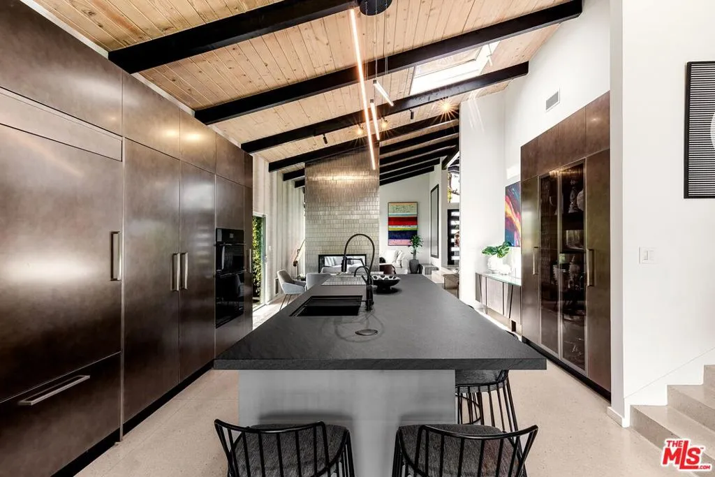 3834 Buena Park Drive, Studio City, California 91604 home-pic-9