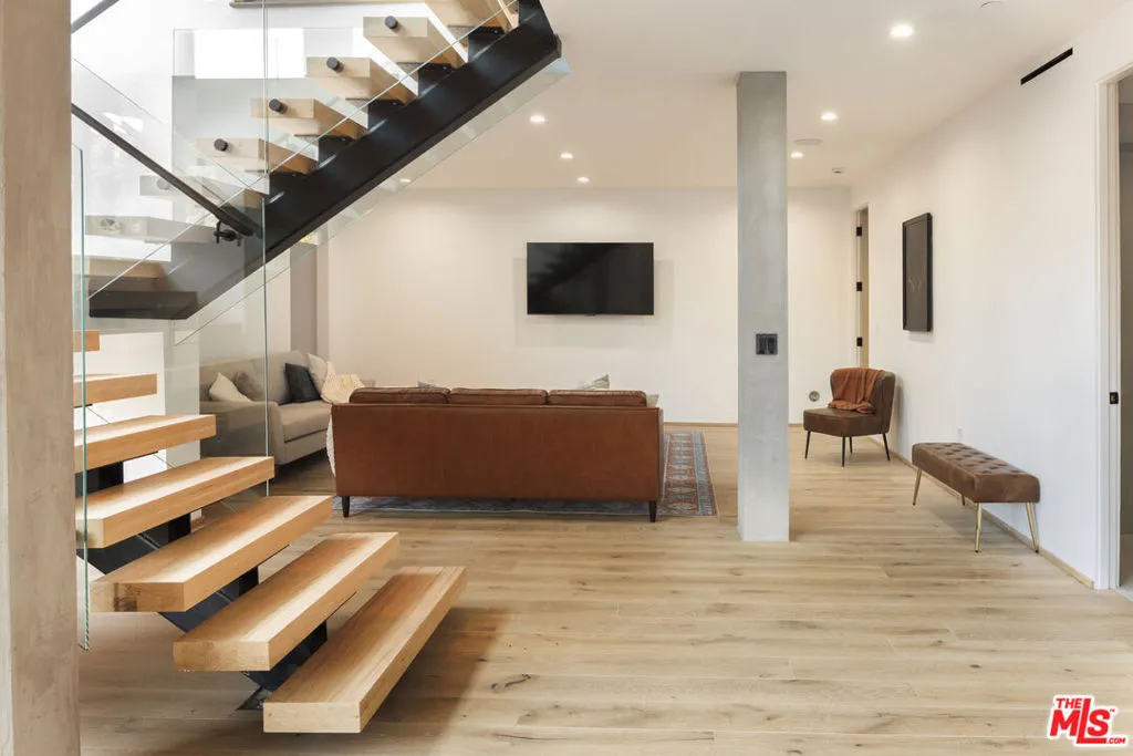 3755 Camino De La Cumbre, Sherman Oaks, California 91423 home-pic-22