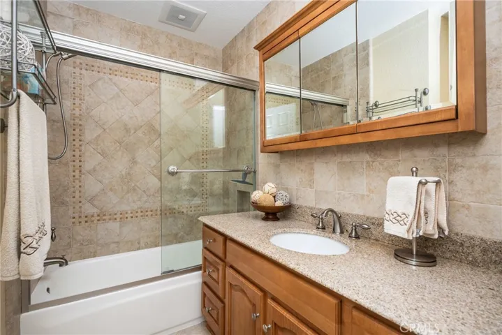 Upstairs hall bath