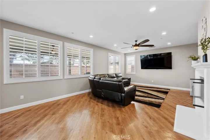 7532 Foxtail Lane, Fontana, California 92336