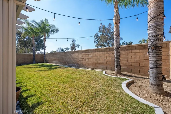 7532 Foxtail Lane, Fontana, California 92336