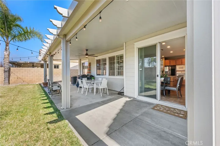 7532 Foxtail Lane, Fontana, California 92336