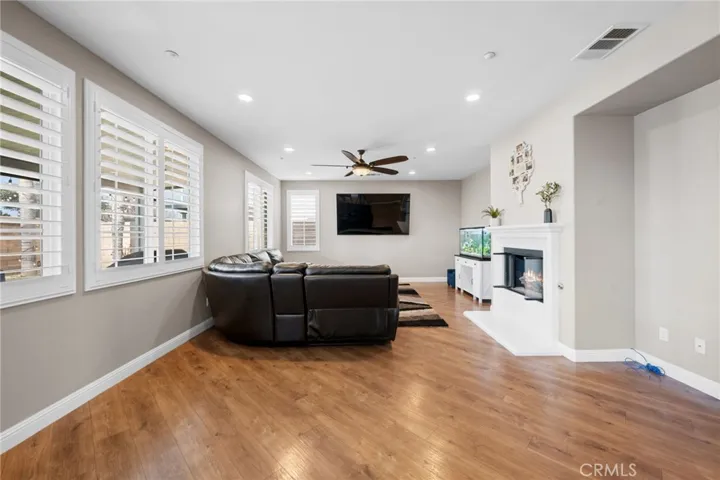 7532 Foxtail Lane, Fontana, California 92336