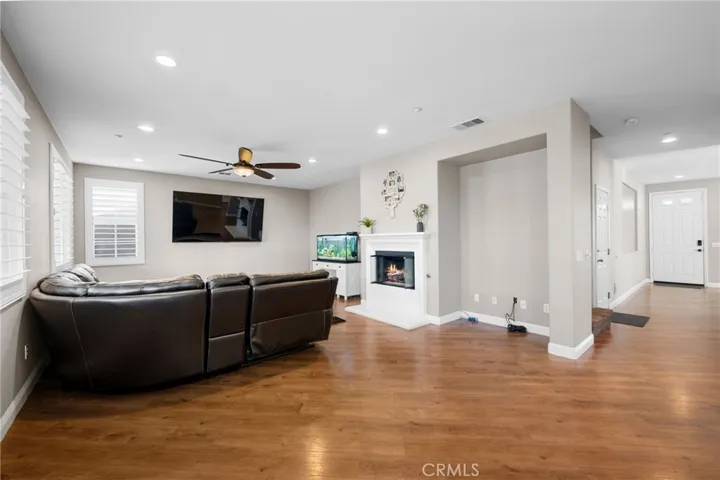 7532 Foxtail Lane, Fontana, California 92336
