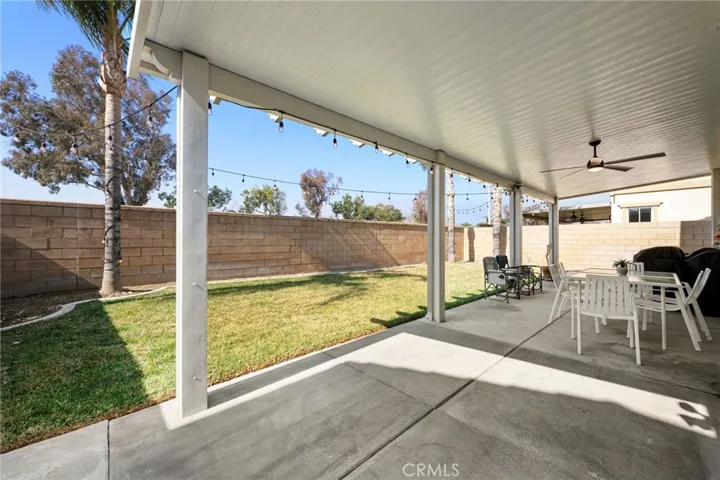 7532 Foxtail Lane, Fontana, California 92336