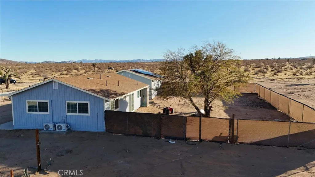 215 Hilton Avenue, Landers, California 92284 home-pic-1