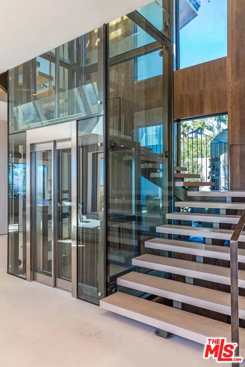 1625 Summitridge Drive, Beverly Hills, California 90210 home-pic-14