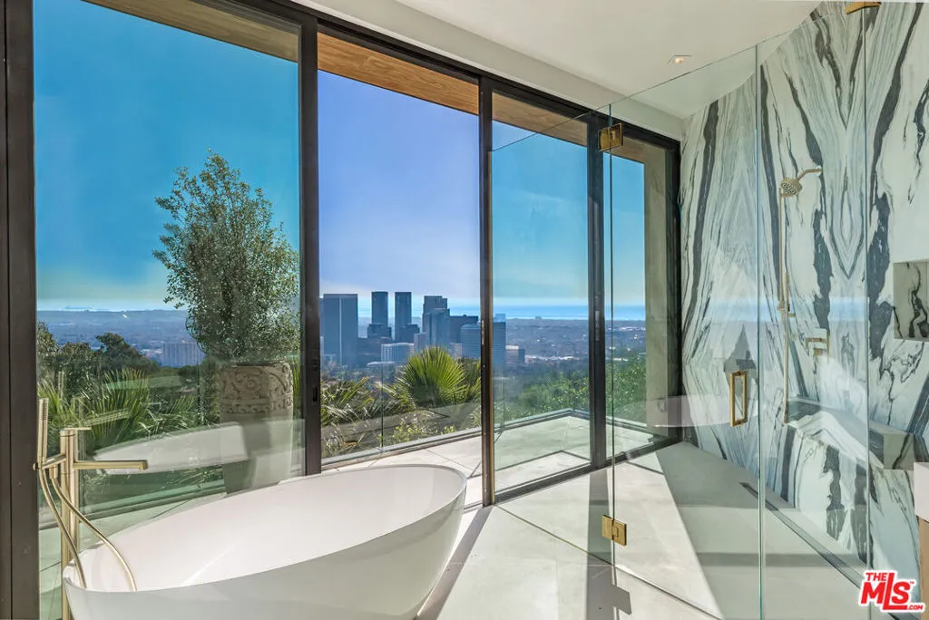 1625 Summitridge Drive, Beverly Hills, California 90210 home-pic-18