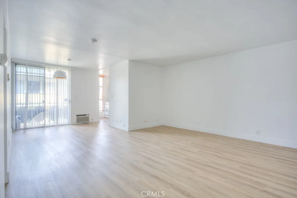 4255 W 5th Street 204, Los Angeles, California 90020 home-pic-7