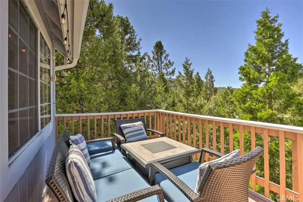 884 Grass Valley Road, Lake Arrowhead, California 92352 home-pic-15