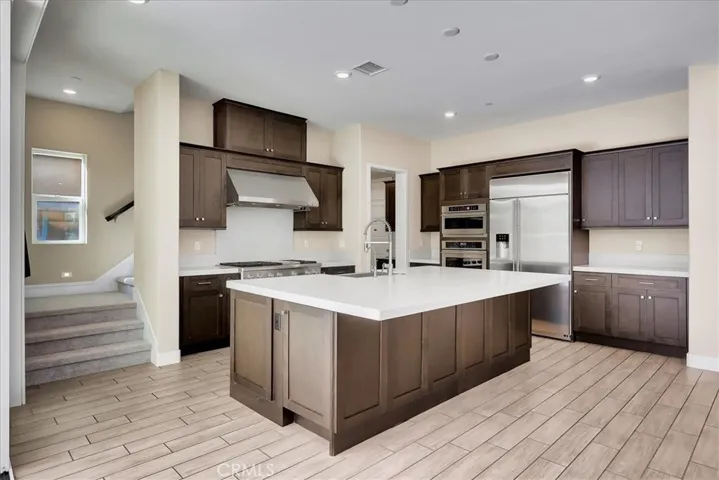 168 Crossover, Irvine, California 92618