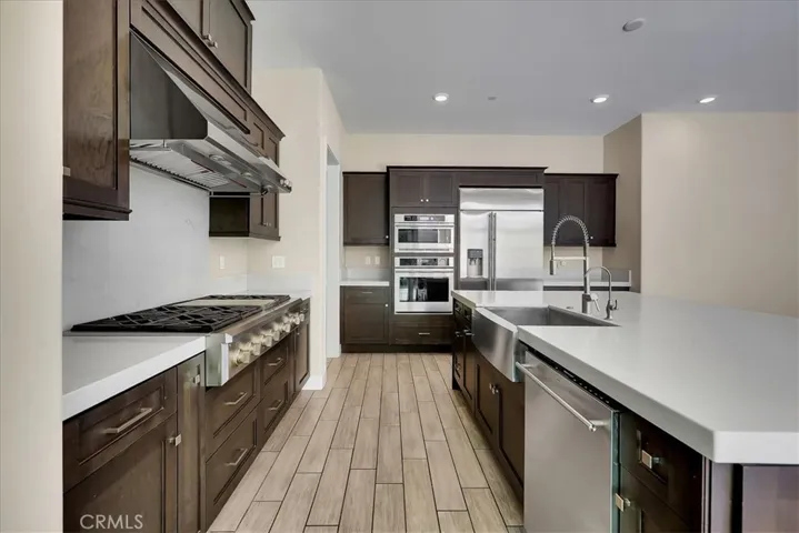 168 Crossover, Irvine, California 92618